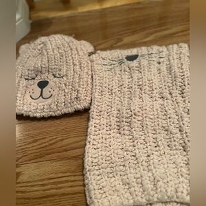 Roots kids hat and scarf set age 3-5